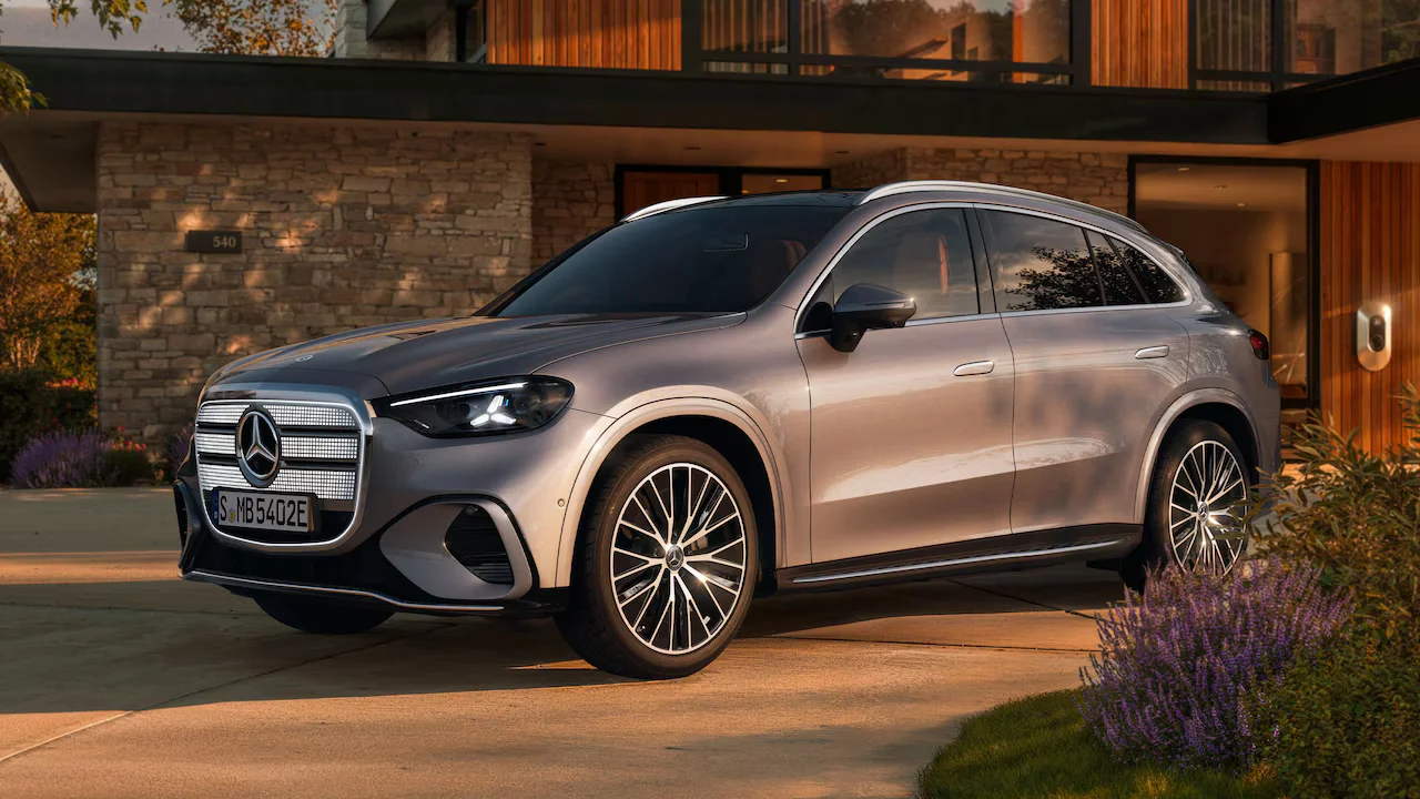 Mercedes-Benz Hong Kong: Latest Models, Specifications and Price Comparison Mercedes-Benz Hong Kong: Latest Models, Specifications and Price Comparison