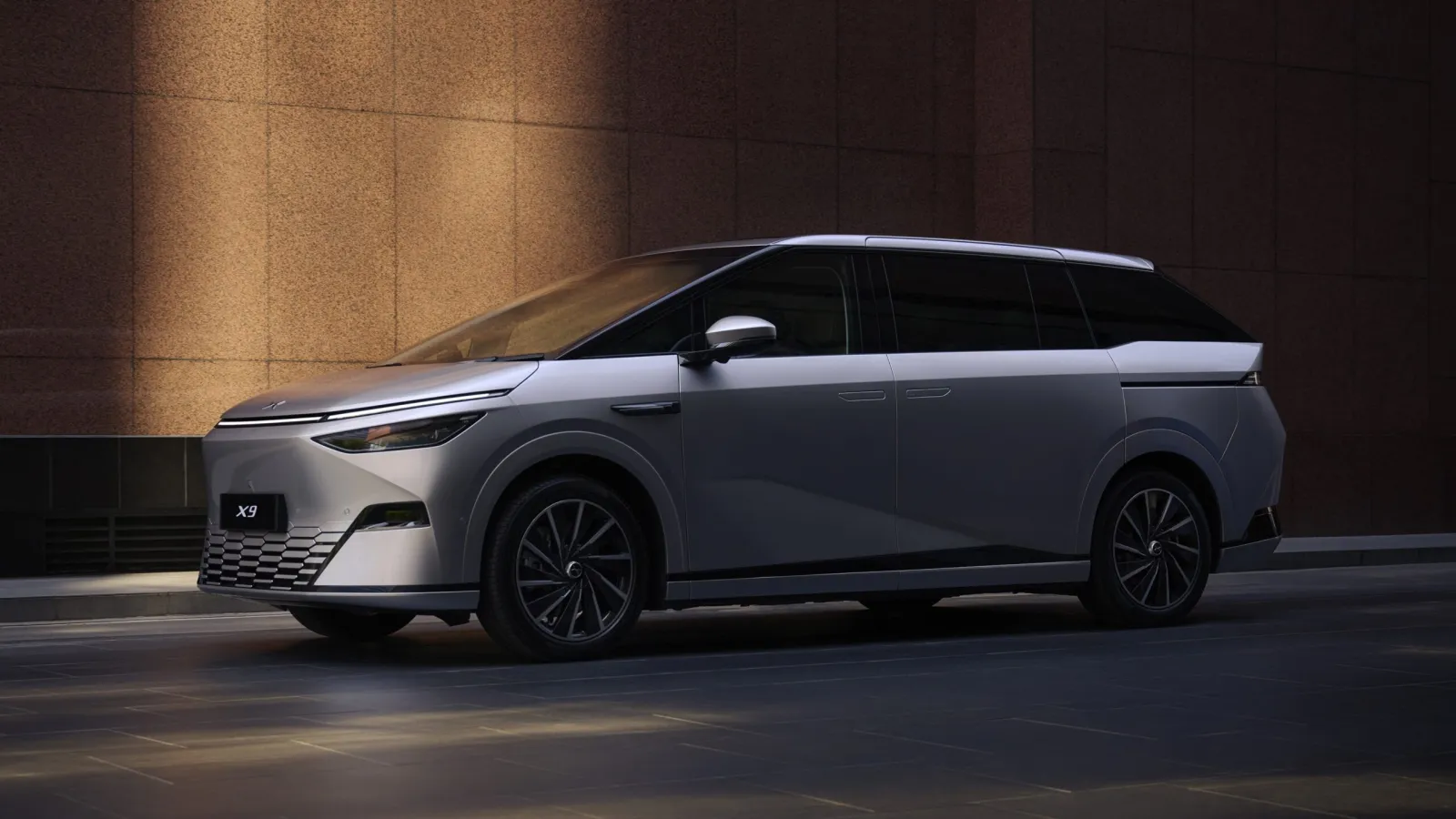 【小鵬電動車香港價錢】XPENG最新車款比較- G6/X9/P7 - 一換一售價及性能評價