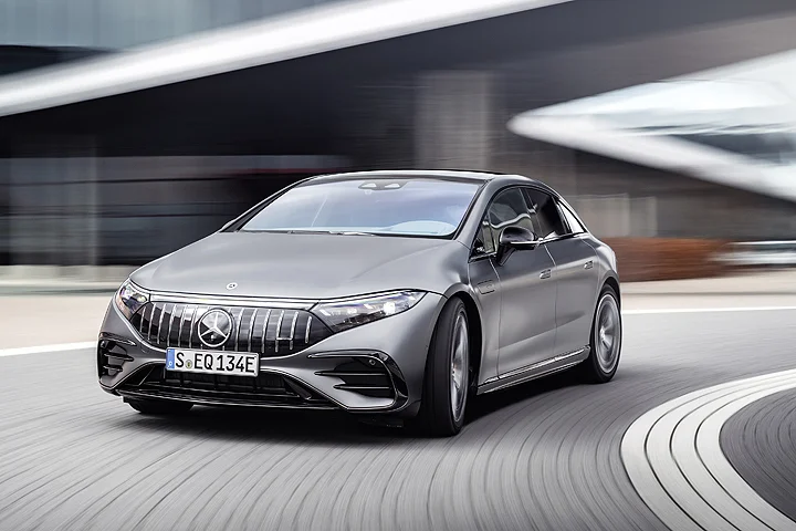 【AMG 傳奇 60 年】由改裝車到電動超跑｜為何 One Man，One Engine｜細數經典車型 